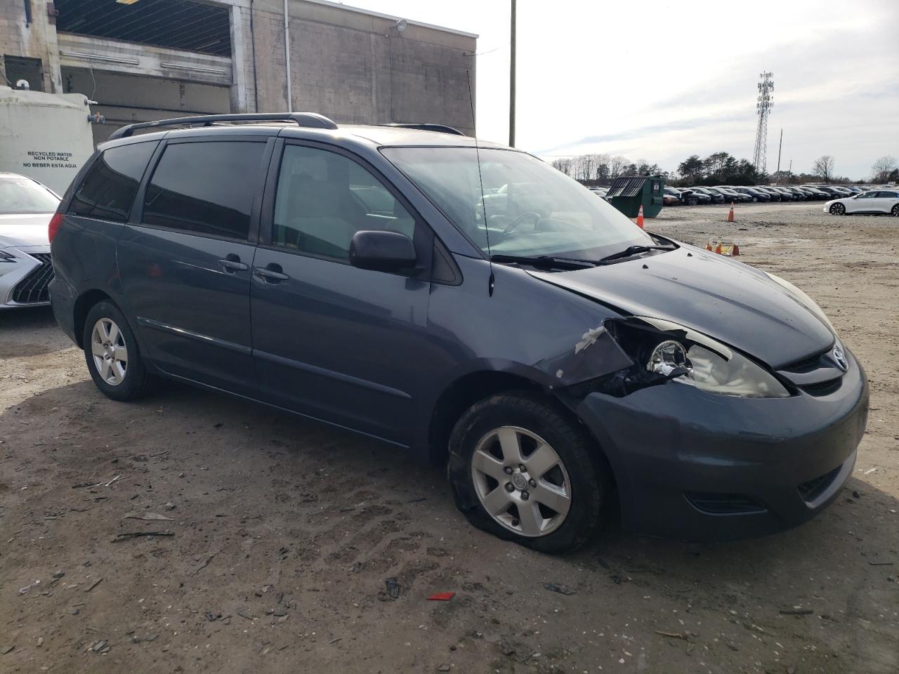 2007 Toyota Sienna - Image 4