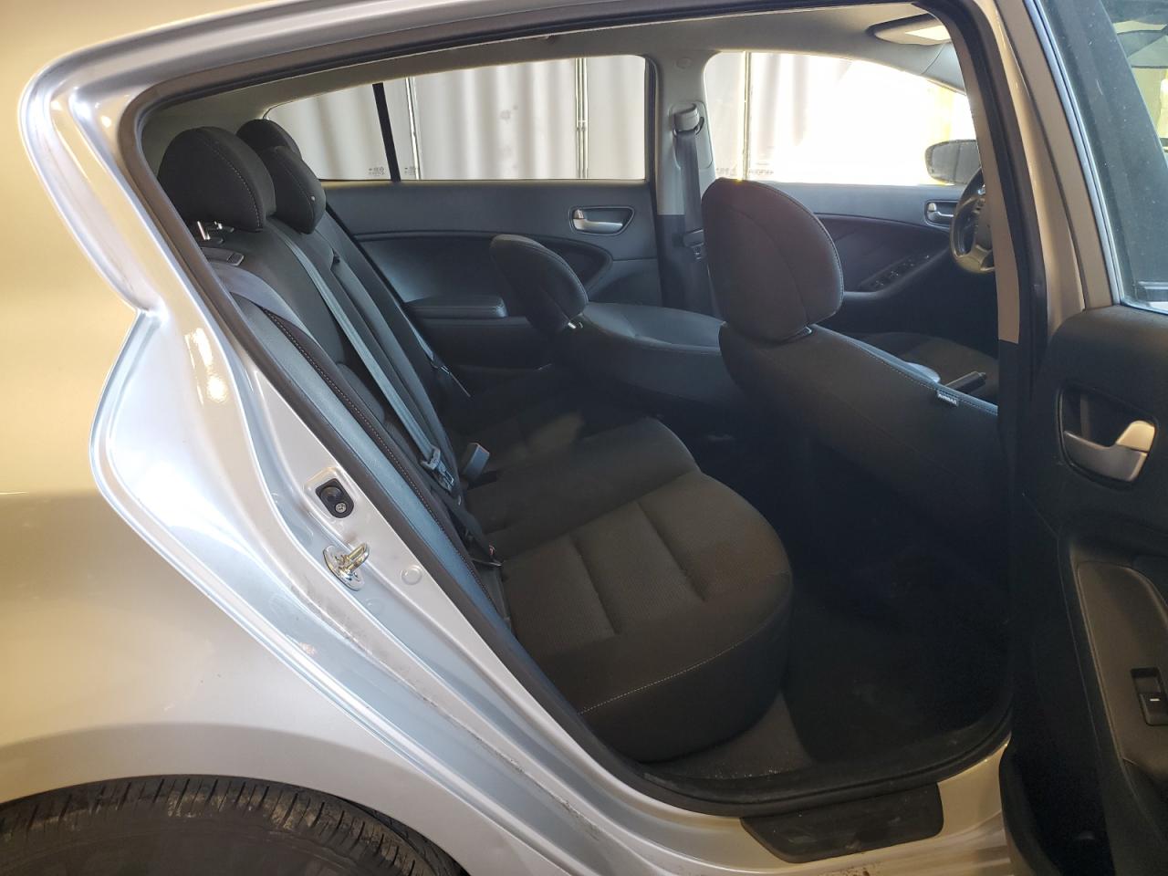 2017 Kia Forte - Image 10