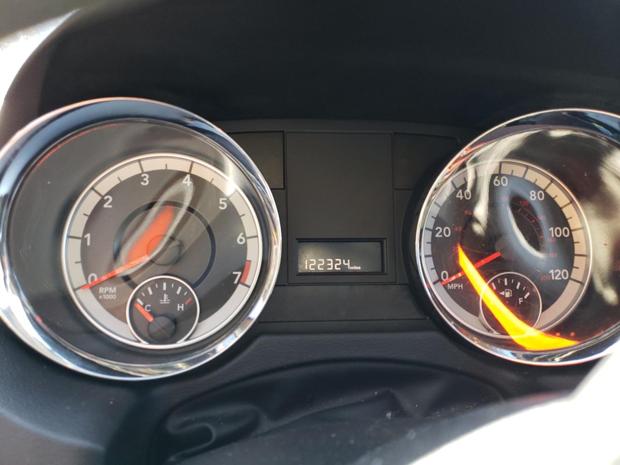 2016 Dodge Caravan - Image 9
