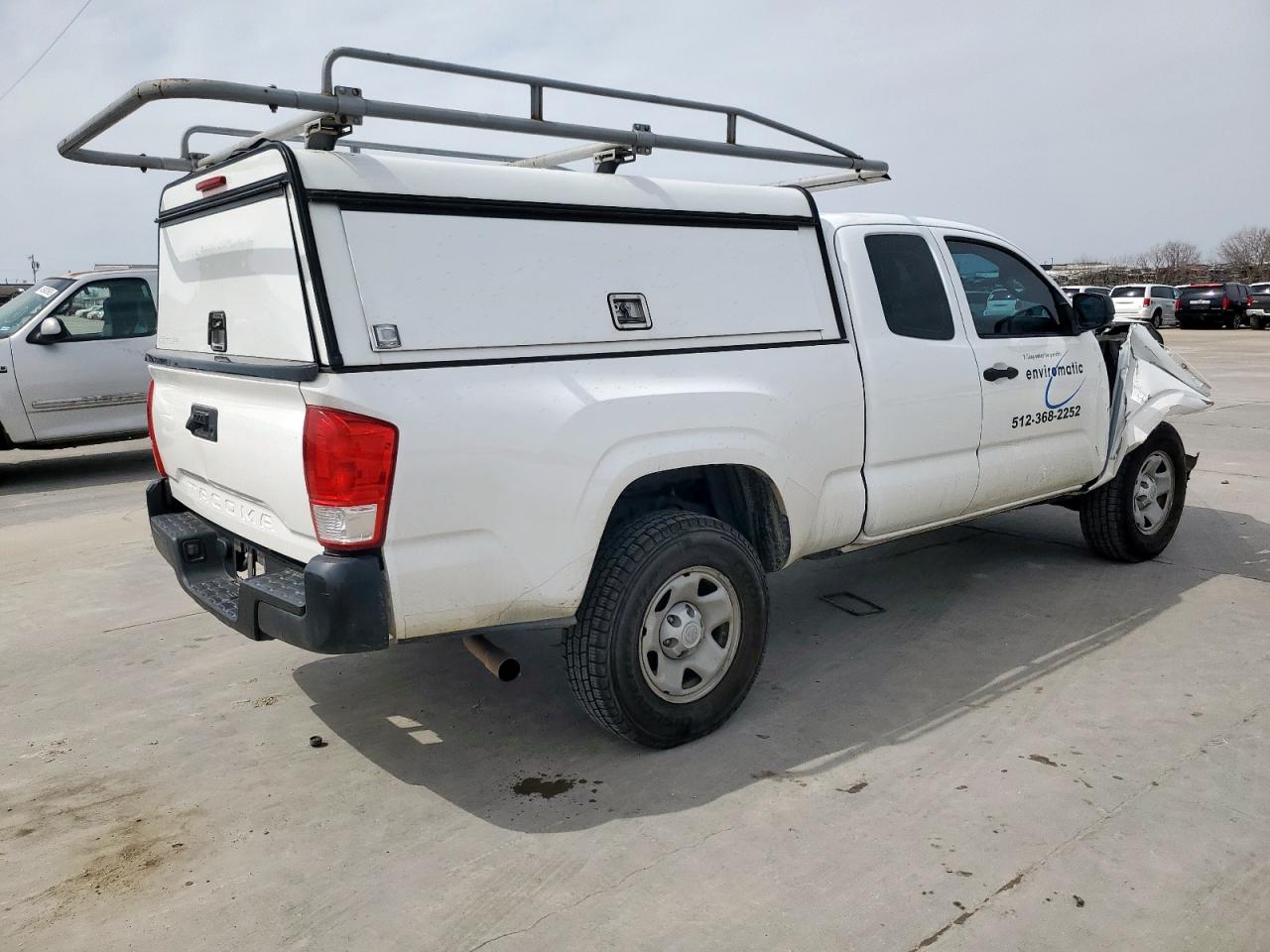 2016 Toyota Tacoma - Image 3