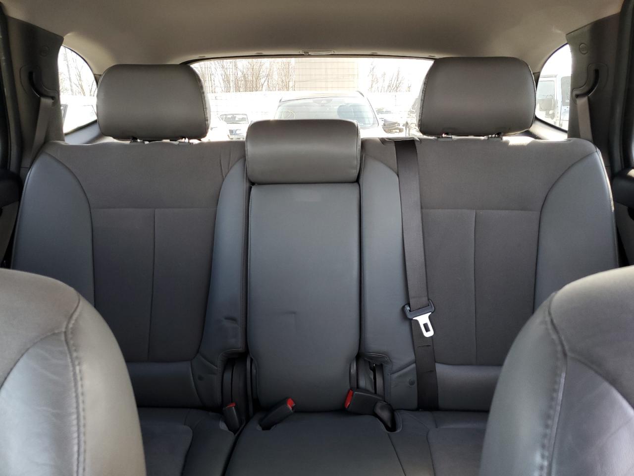 2011 Hyundai Santa Fe - Image 10