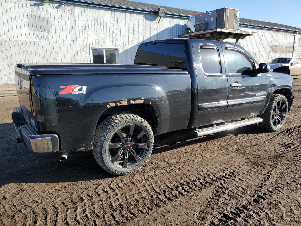 2011 GMC Sierra - Image 3
