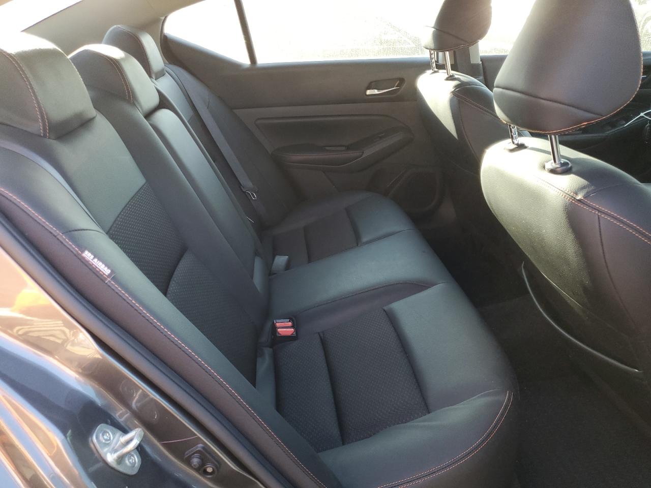 2022 Nissan Altima - Image 10