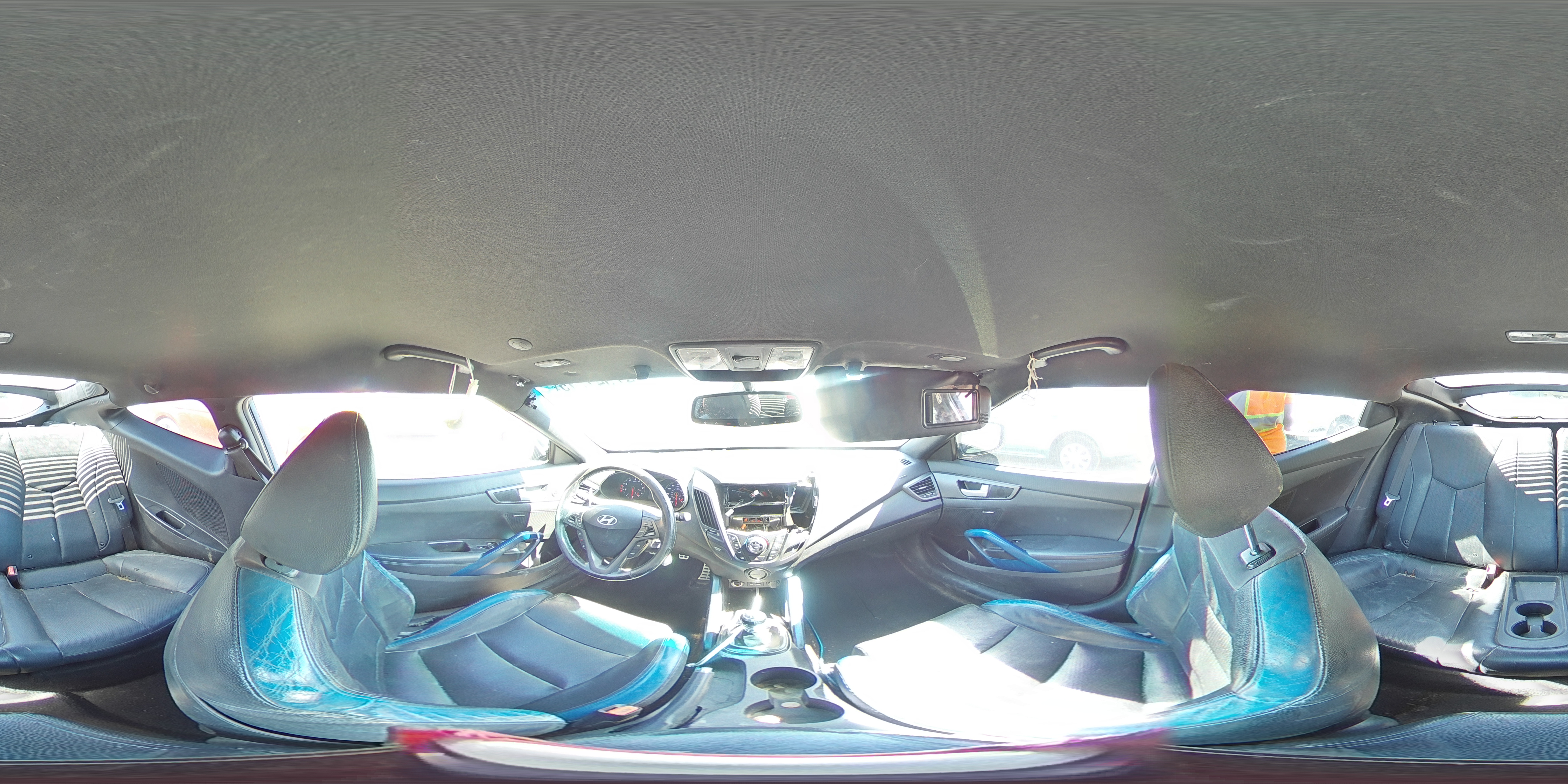 2016 Hyundai Veloster - Image 12
