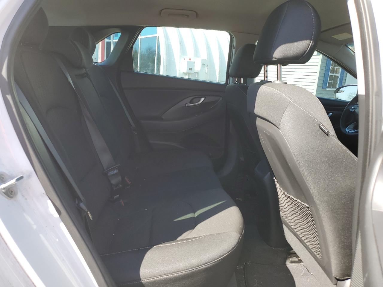 2018 Hyundai Elantra - Image 10