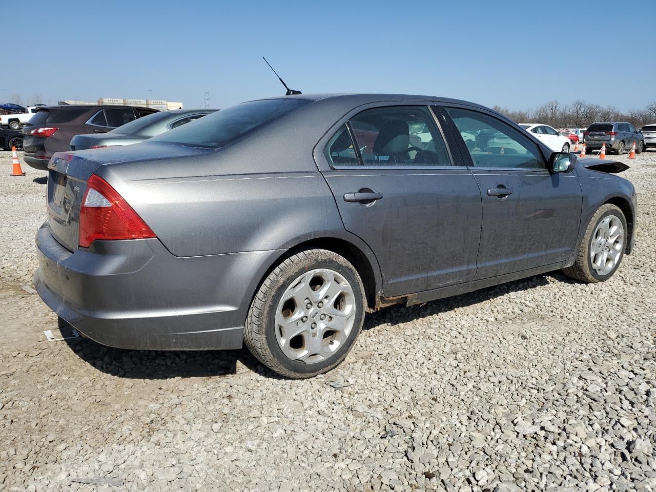 2010 Ford Fusion - Image 3