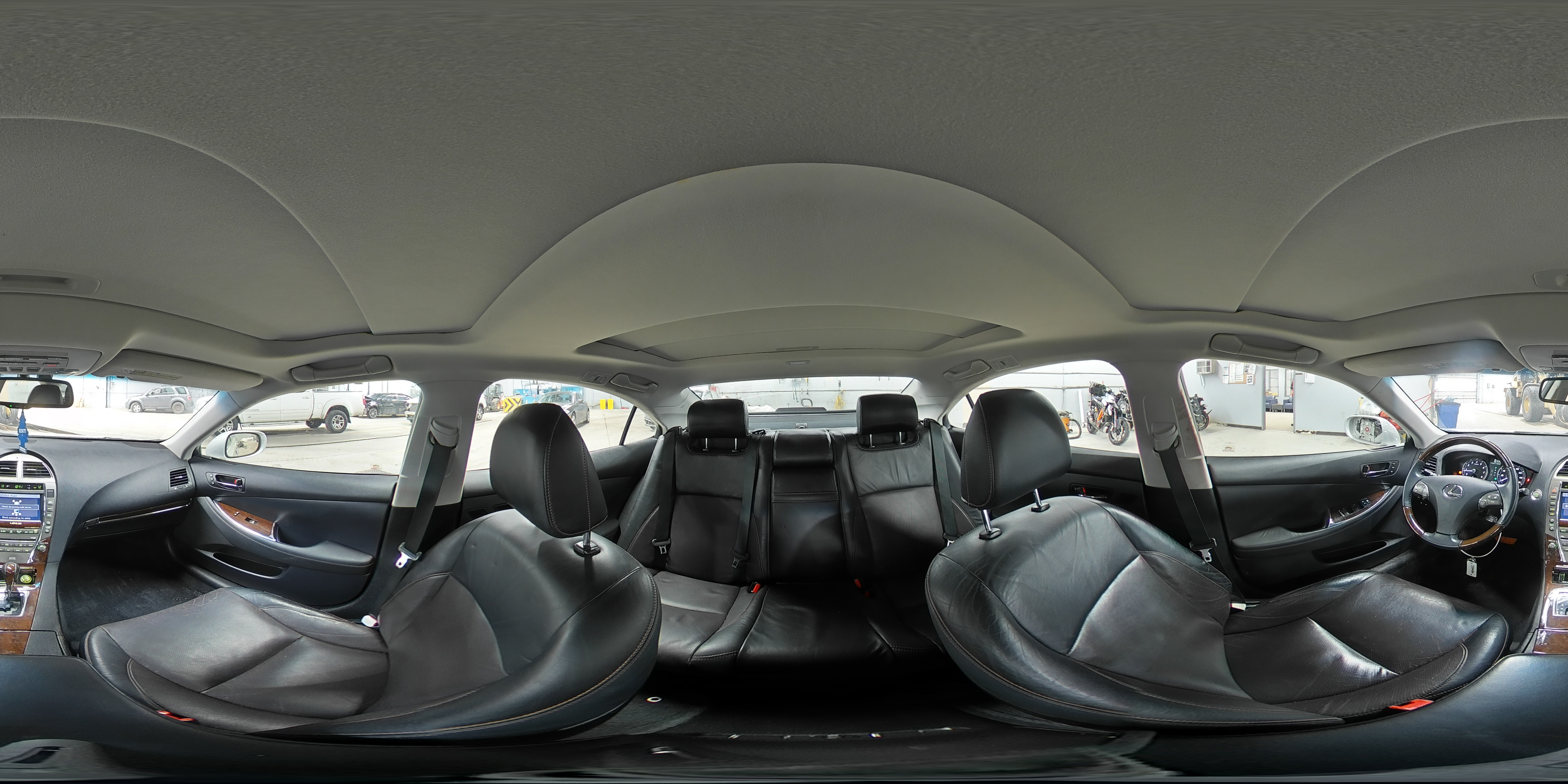 2011 Lexus ES - Image 13