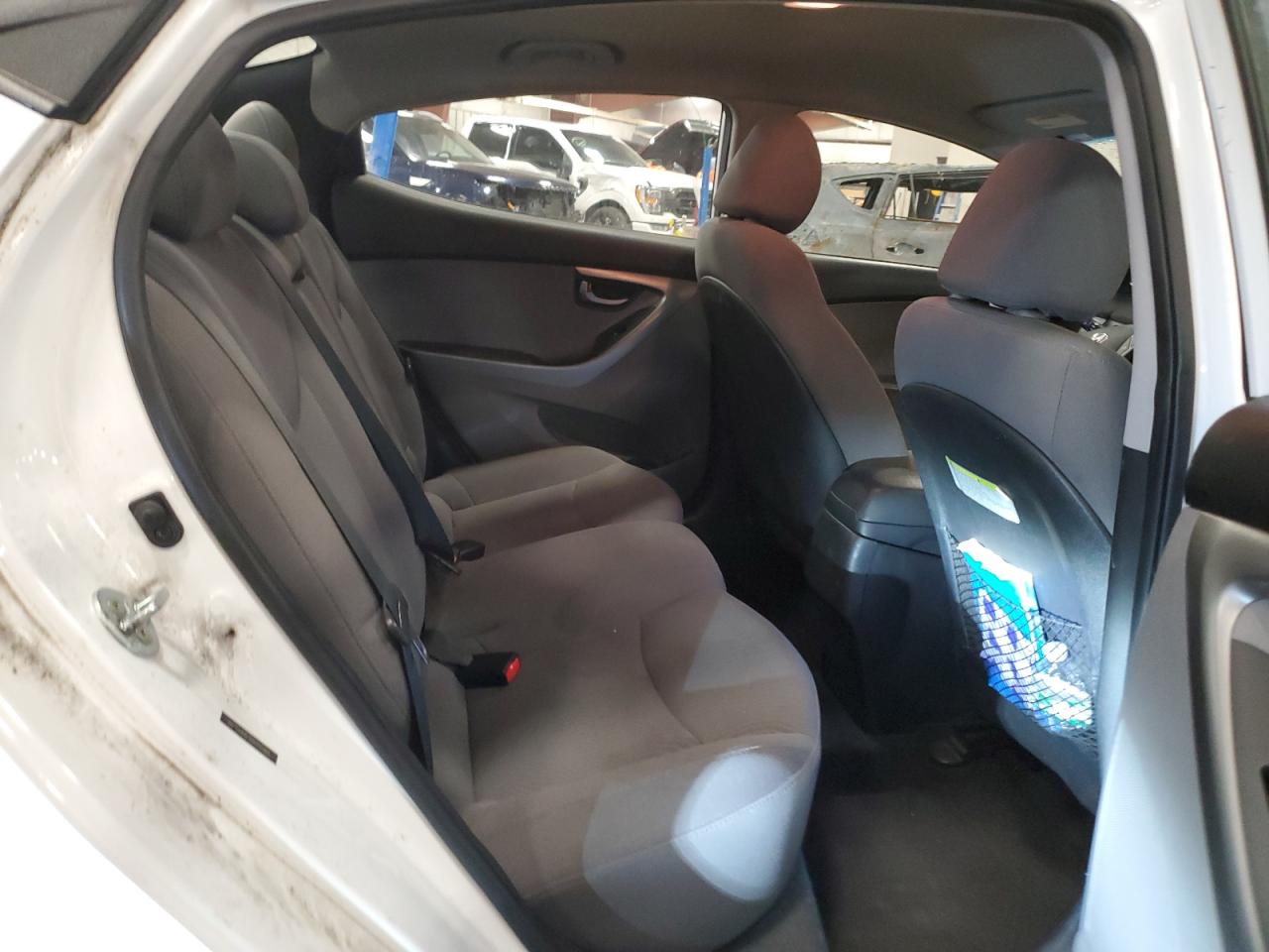 2016 Hyundai Elantra - Image 10