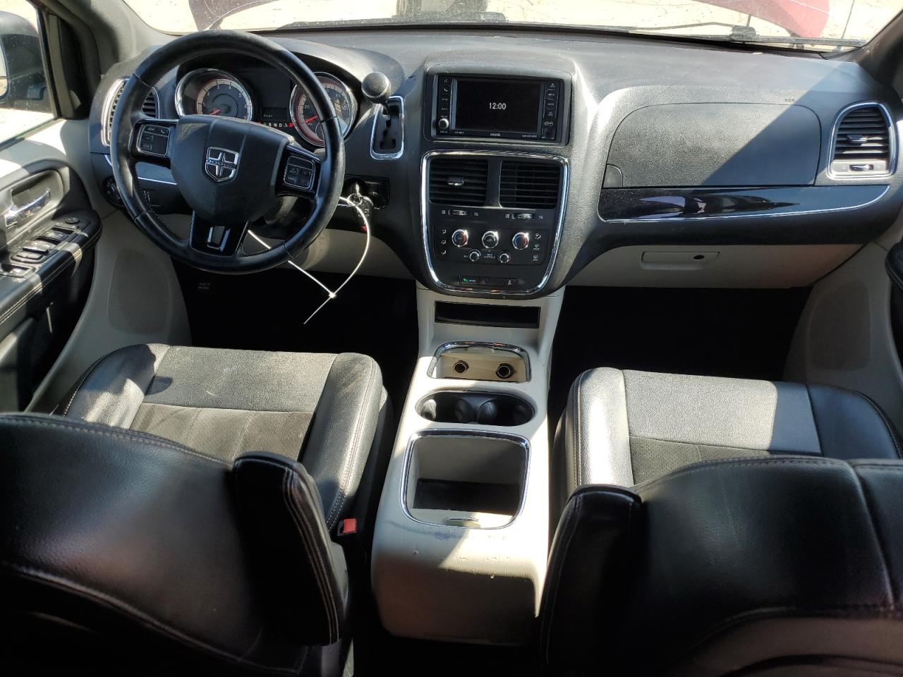 2017 Dodge Caravan - Image 8