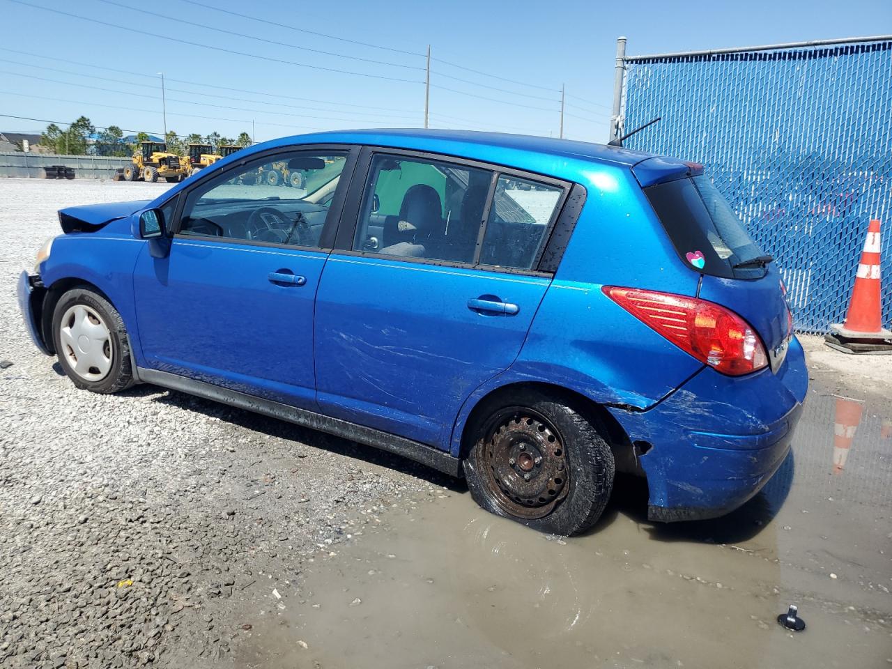 2008 Nissan Versa - Image 2