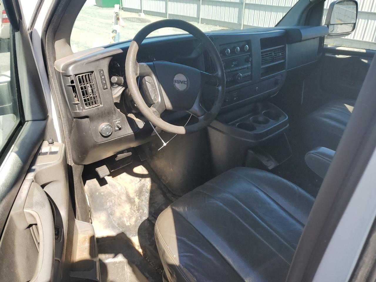 2014 GMC Savana - Image 8