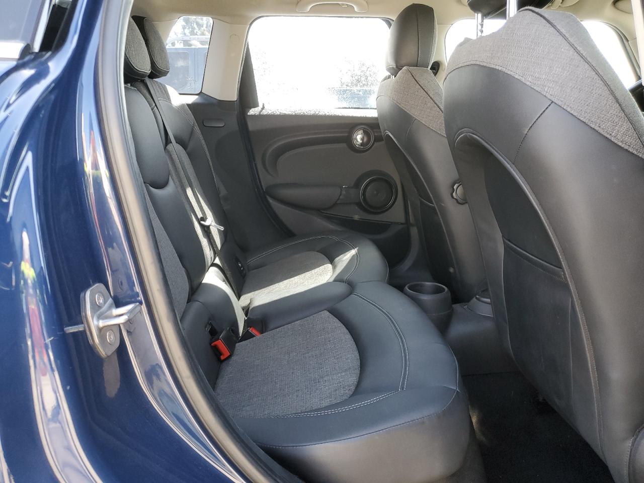 2016 MINI Cooper - Image 11