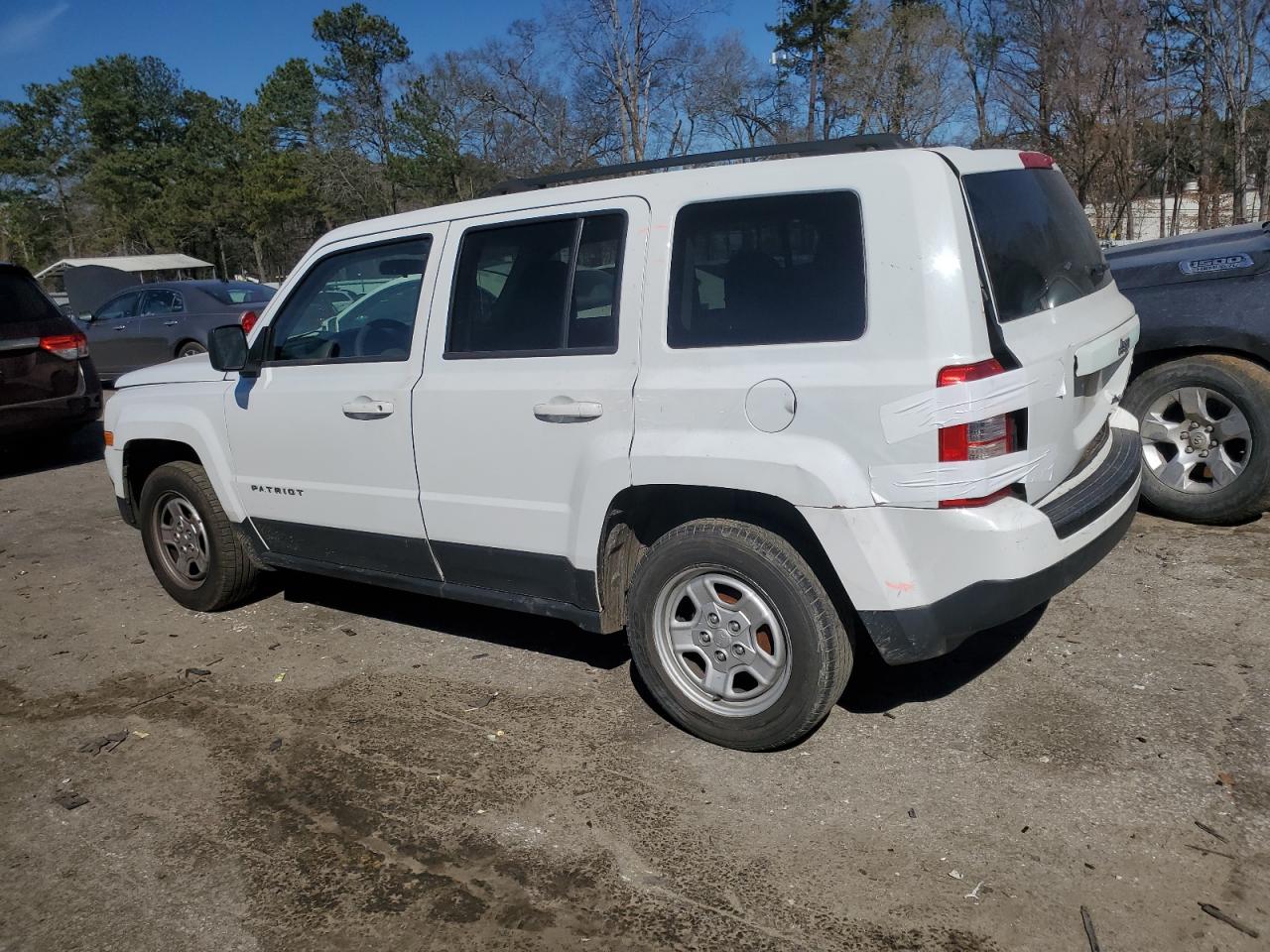 2015 Jeep Liberty (Patriot) - Image 2