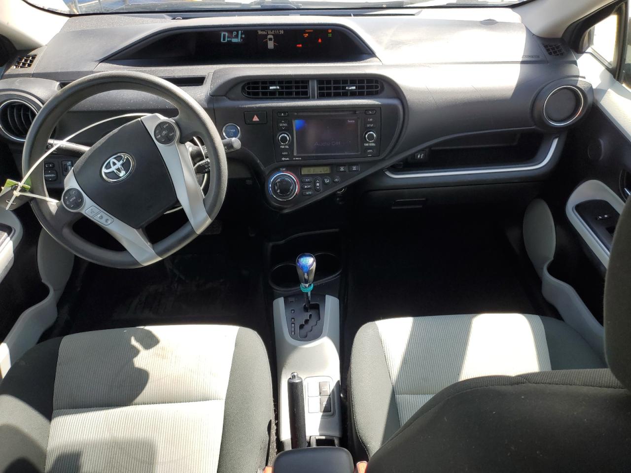 2014 Toyota Prius - Image 8