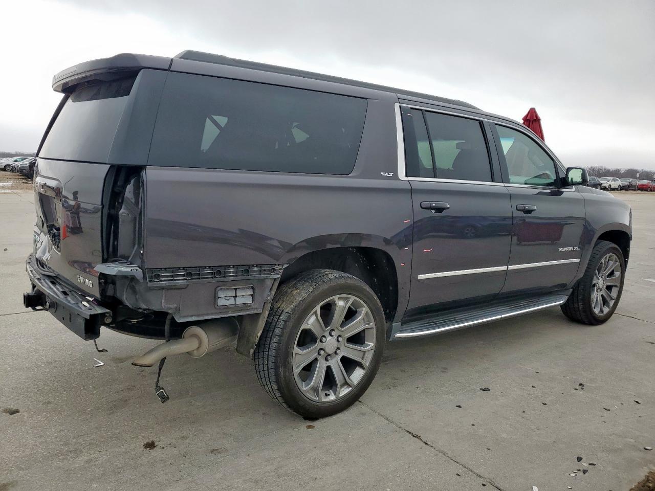 2015 GMC Yukon - Image 3