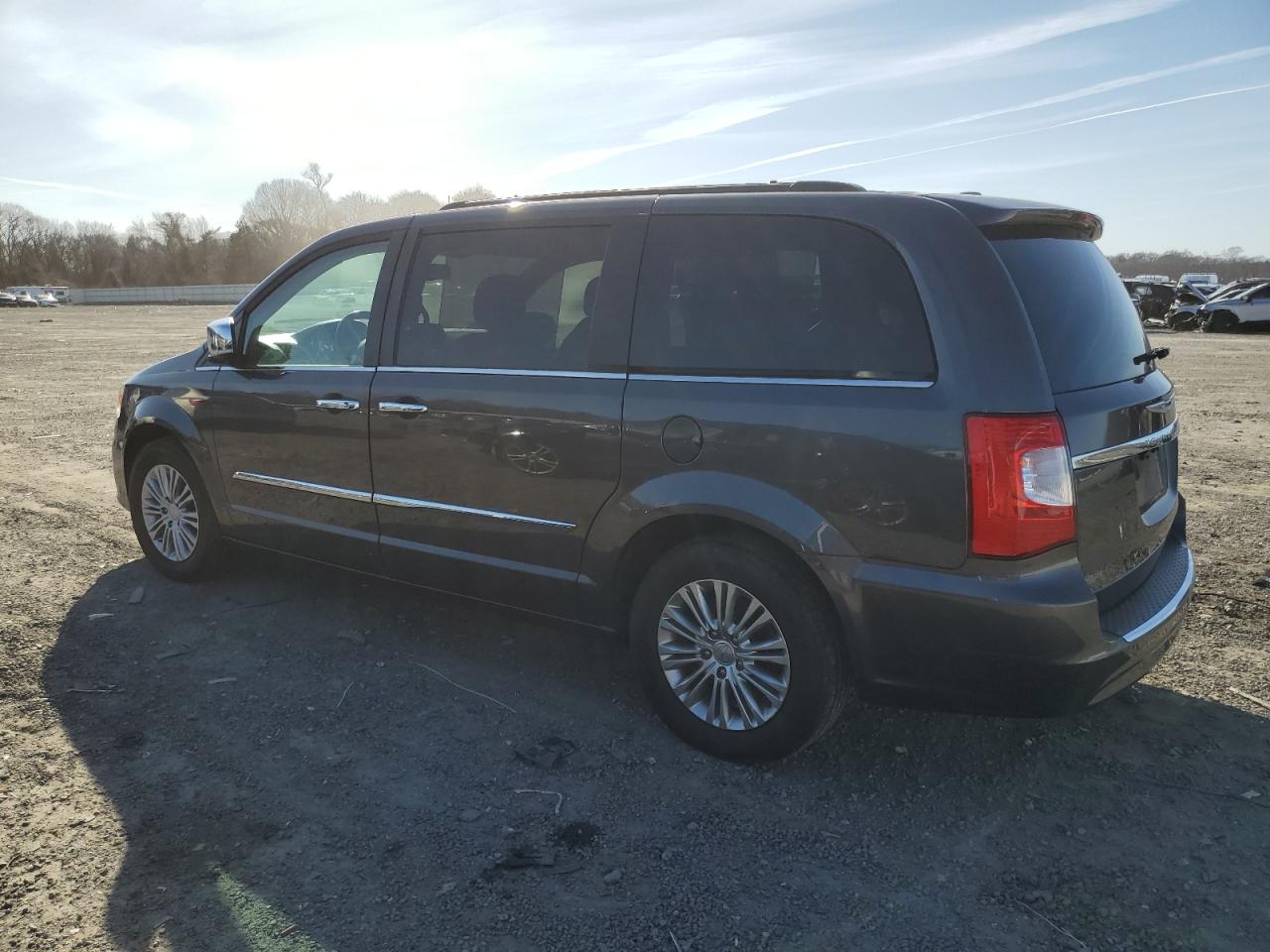 2015 Chrysler Town & Country - Image 2