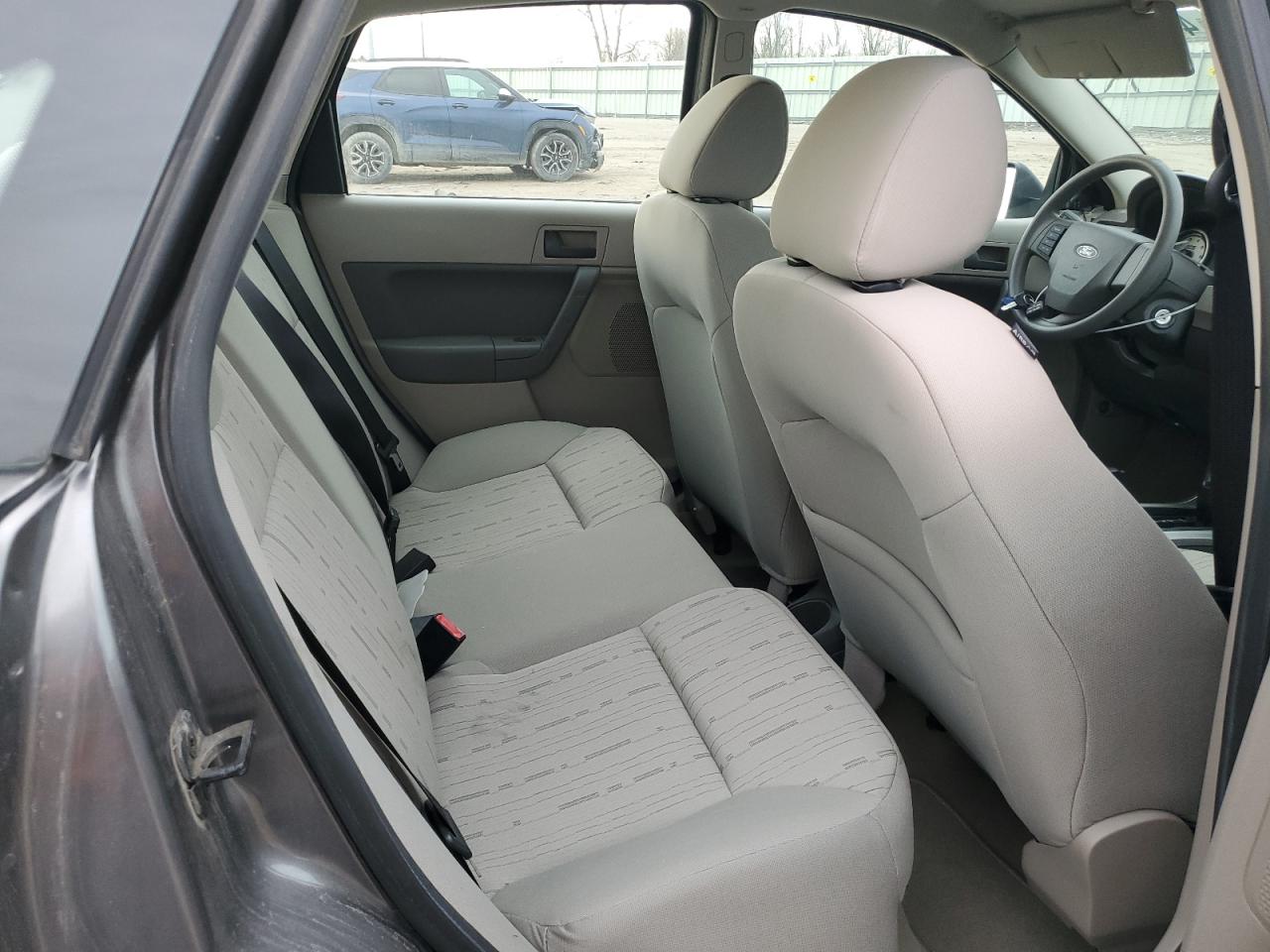 2009 Ford Focus - Image 11