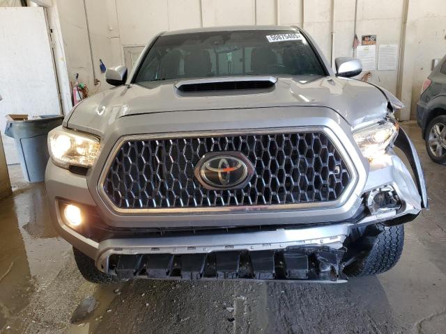  TOYOTA TACOMA 2018 Silver