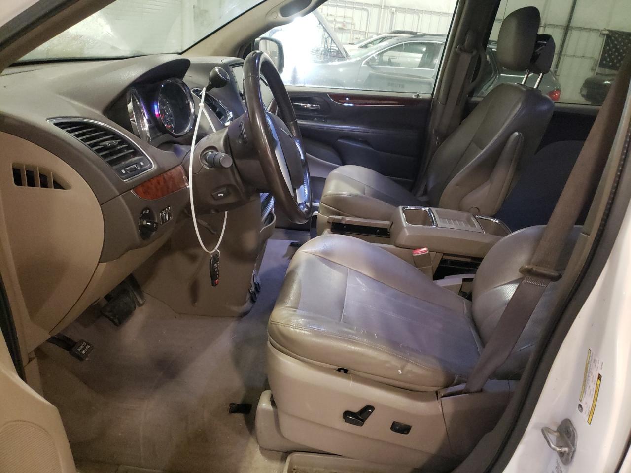 2012 Chrysler Town & Country - Image 7