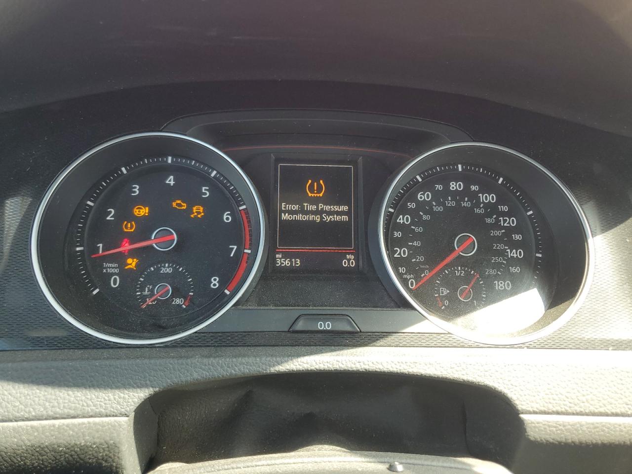 2017 Volkswagen Golf - Image 9