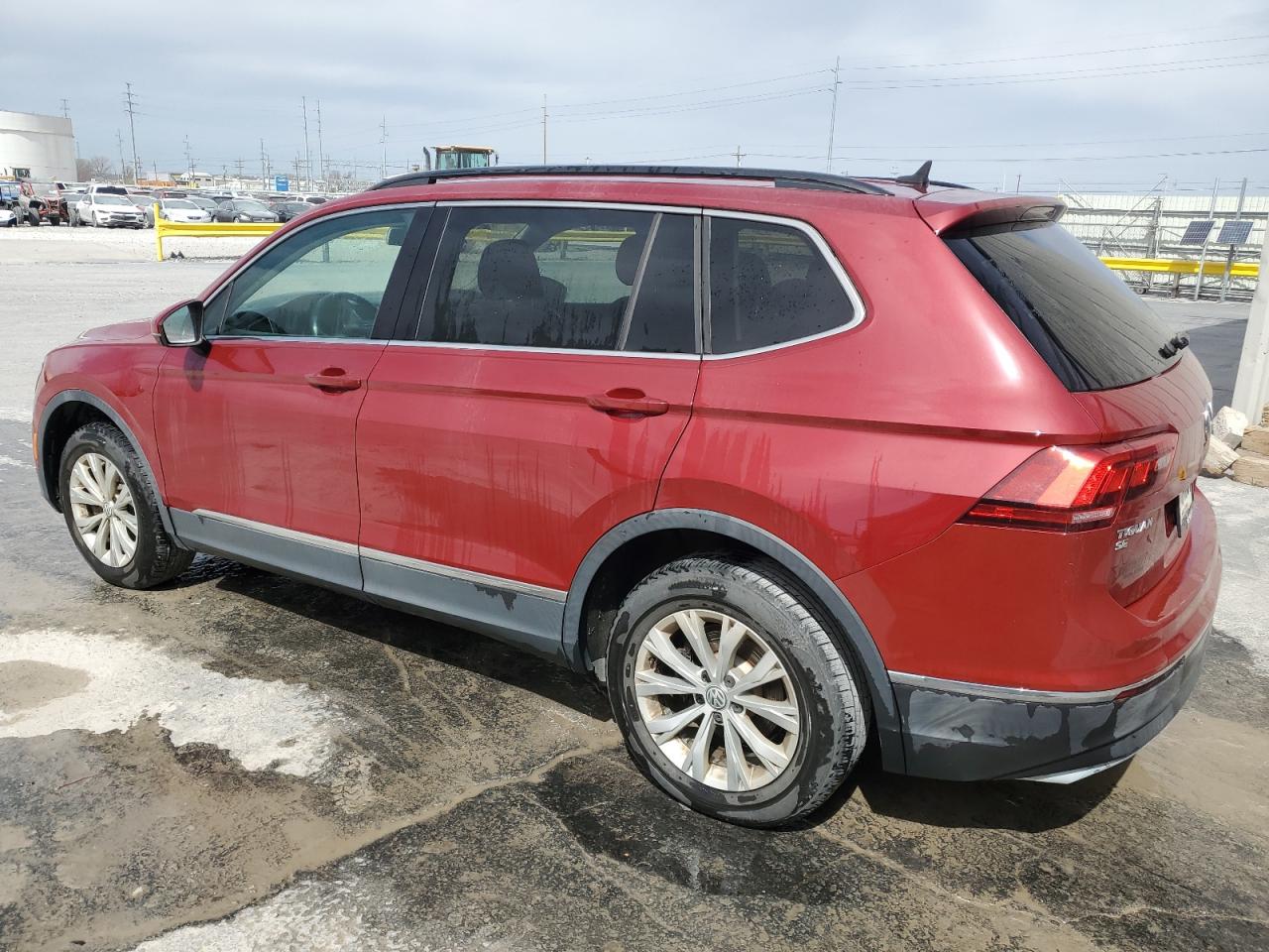 2018 Volkswagen Tiguan - Image 2