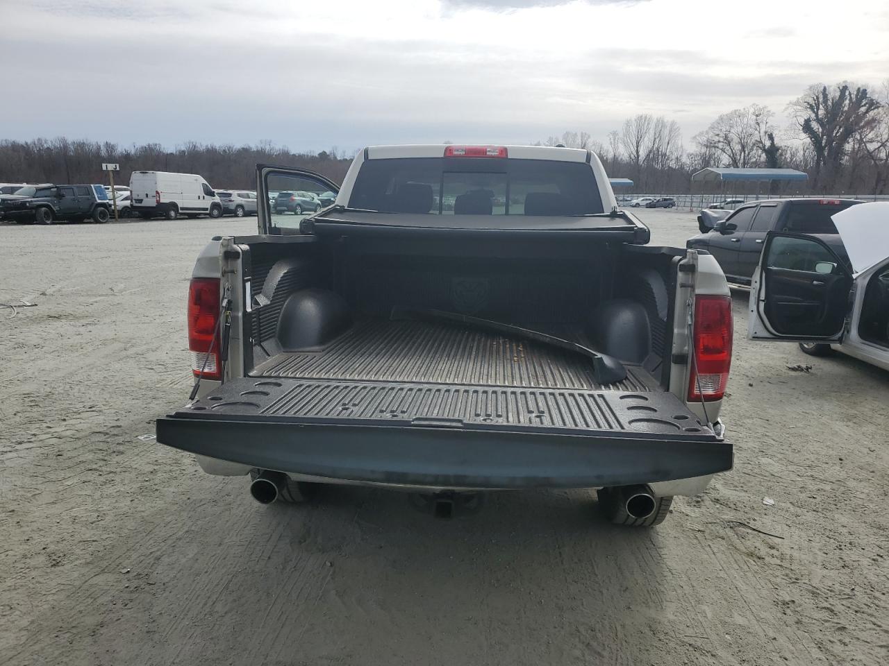 2009 Dodge RAM - Image 6