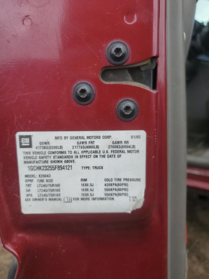 2005 Chevrolet Silverado - Image 12