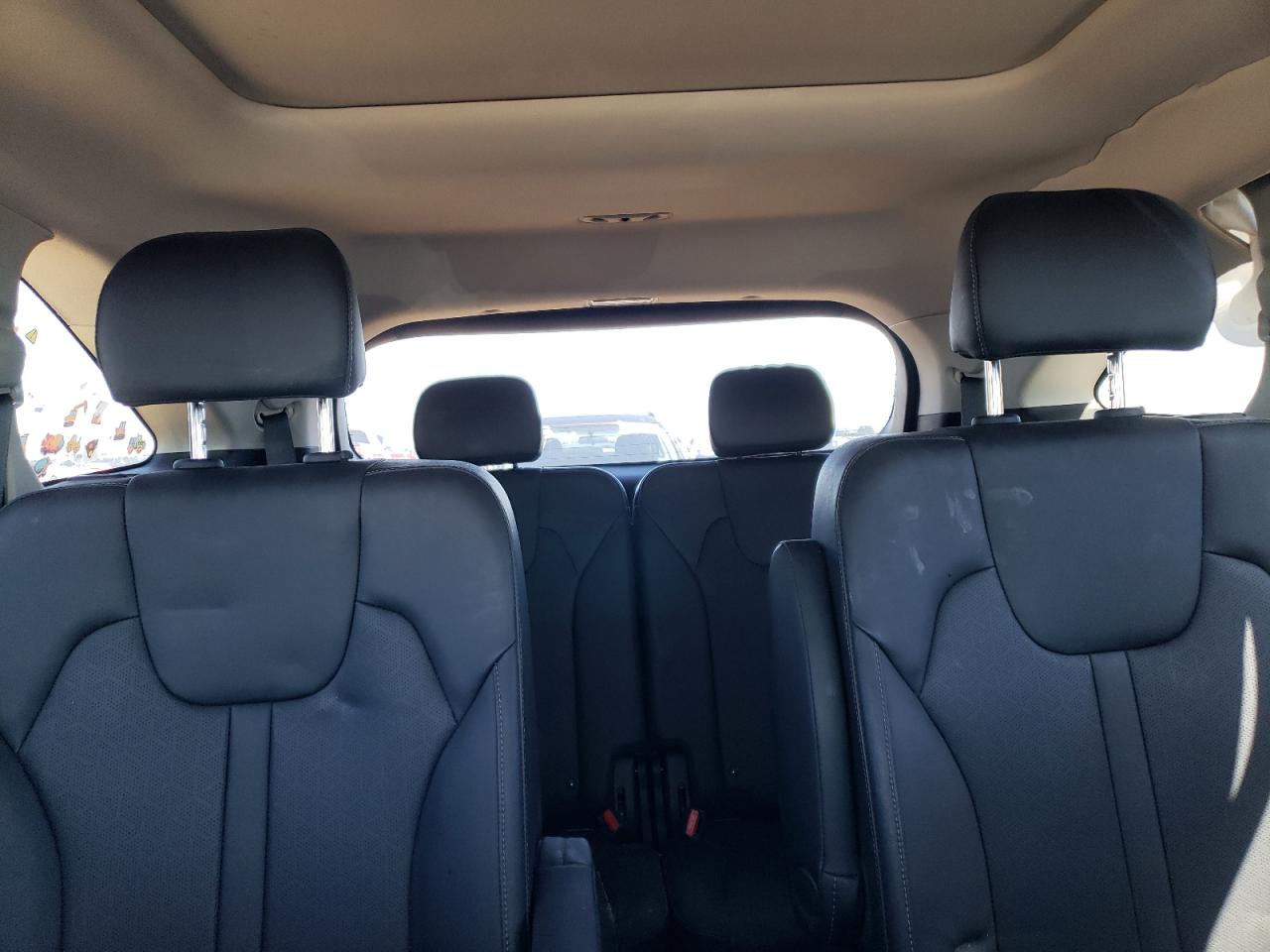 2023 Kia Sorento - Image 10