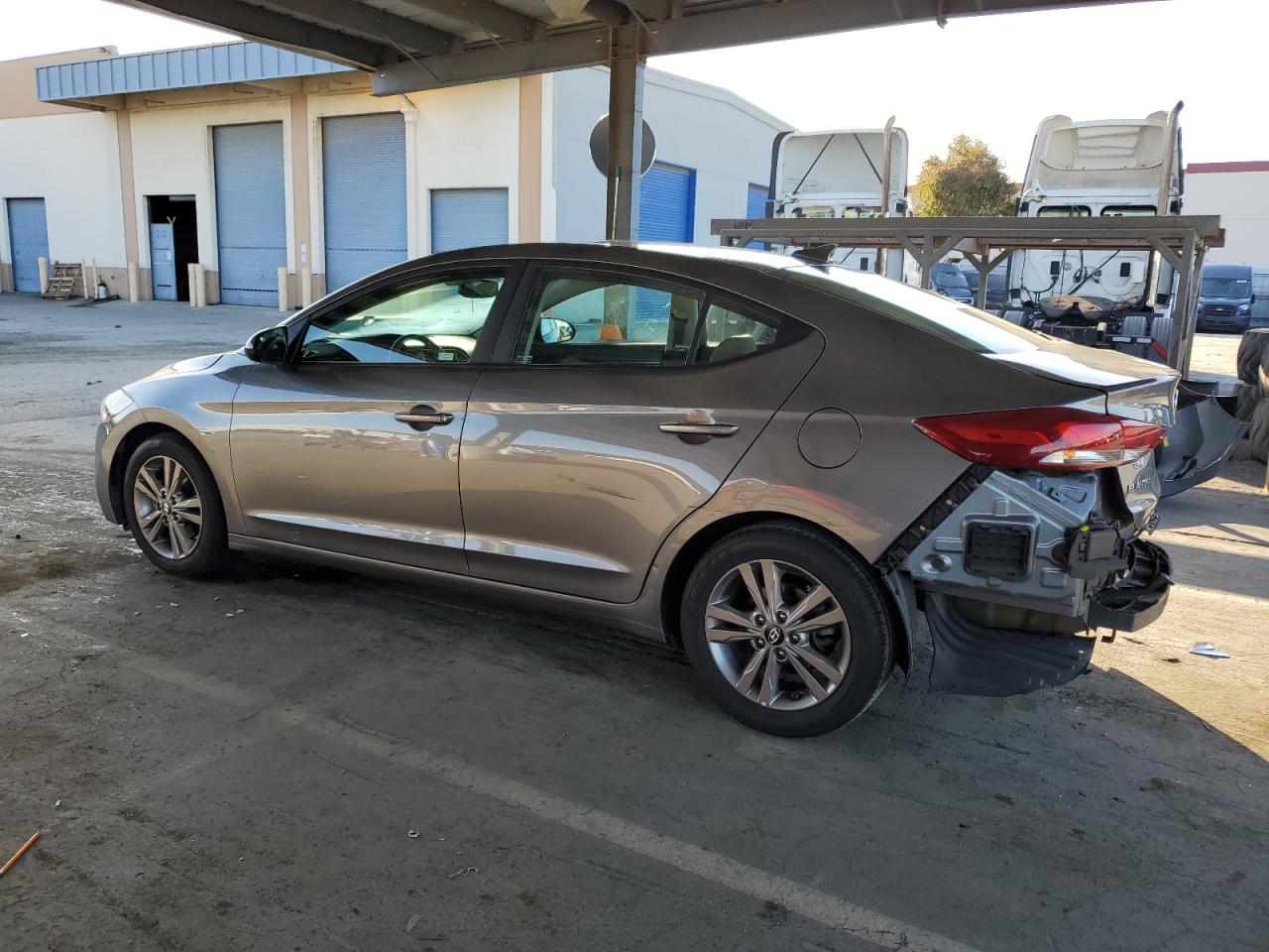 2018 Hyundai Elantra - Image 2