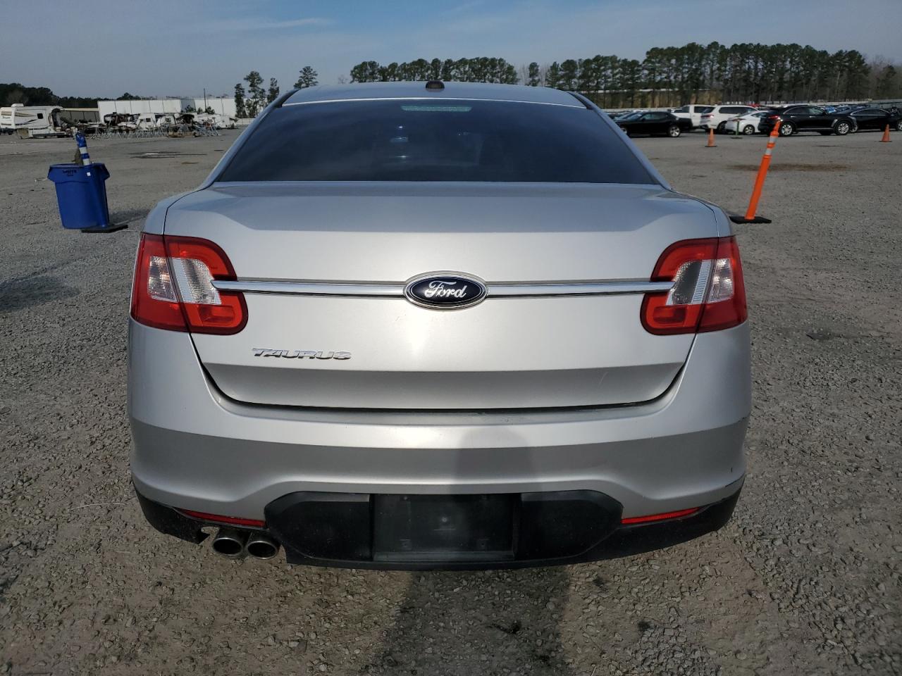 2010 Ford Taurus - Image 6