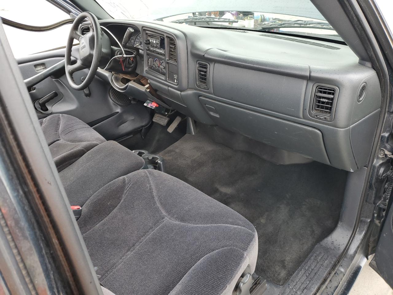 2002 GMC Sierra - Image 8