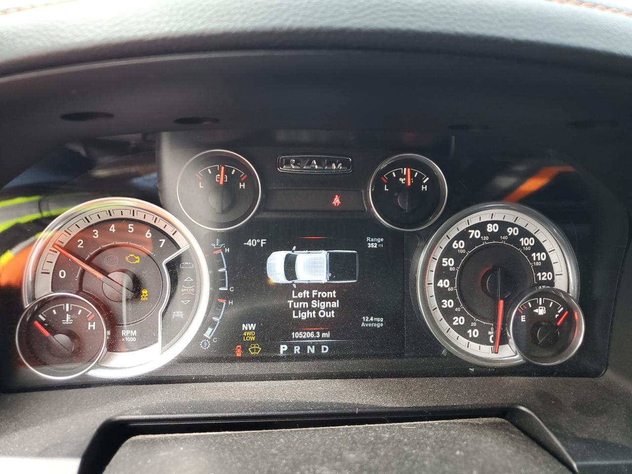 2015 RAM 1500 - Image 9
