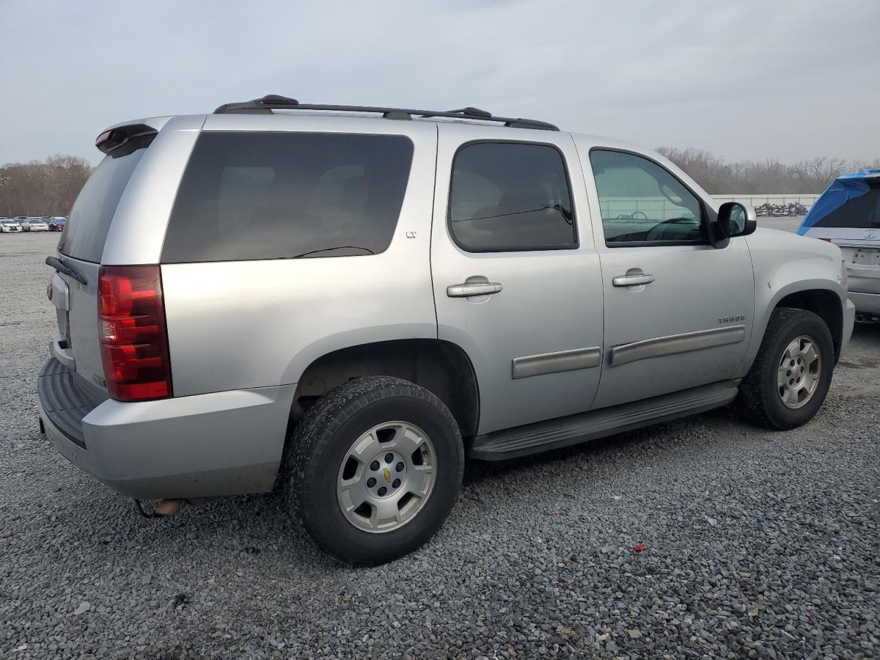 2010 Chevrolet Tahoe - Image 3