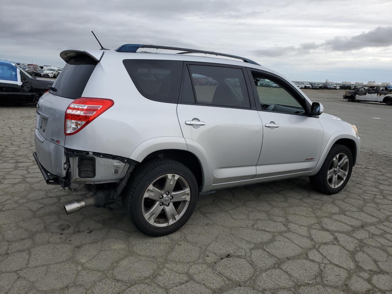 2011 Toyota RAV 4 - Image 3