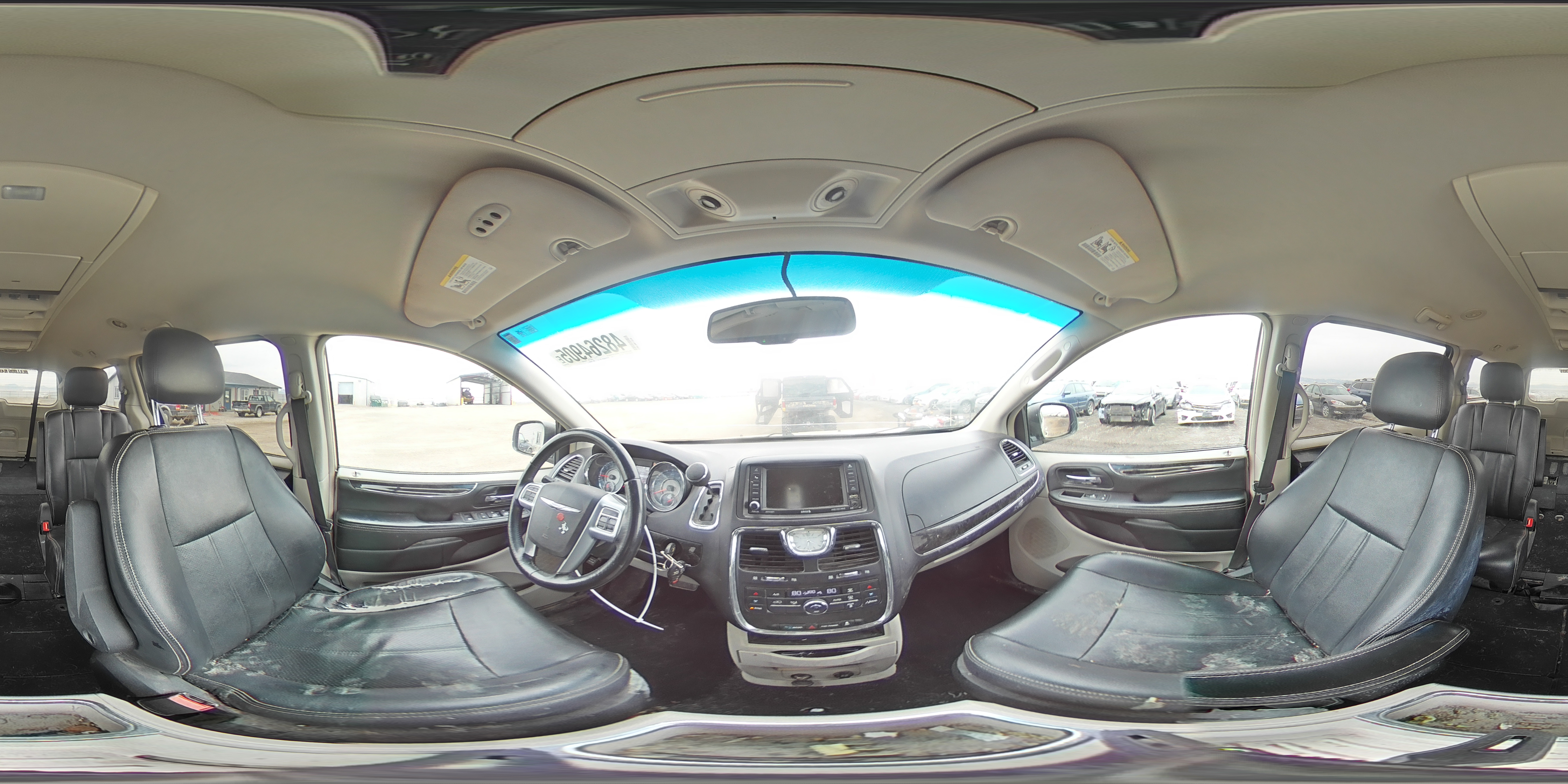 2013 Chrysler Town & Country - Image 13
