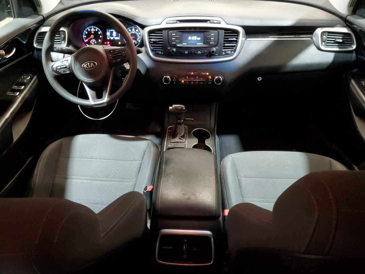 2017 Kia Sorento - Image 8