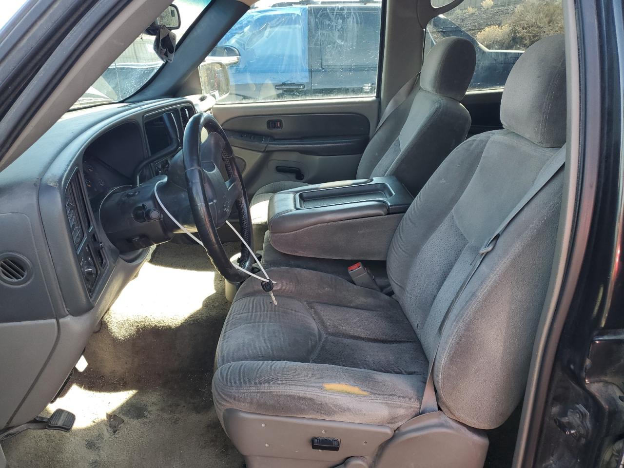 2003 Chevrolet Tahoe C1500 VIN: 1GNEC13VX3R318614 Lot: 49925785