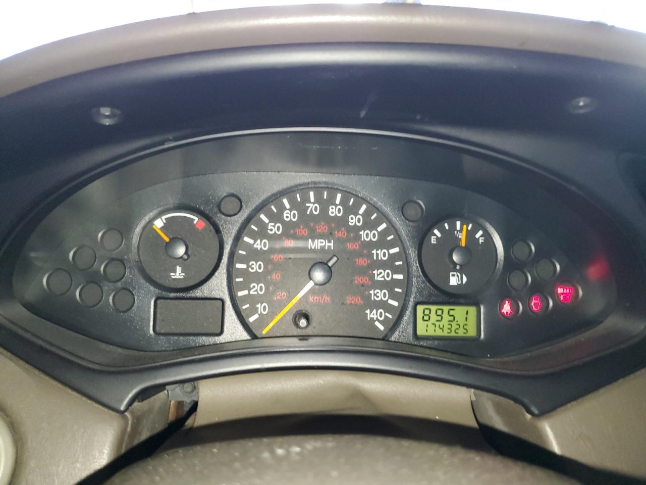 2004 Ford Focus - Image 9