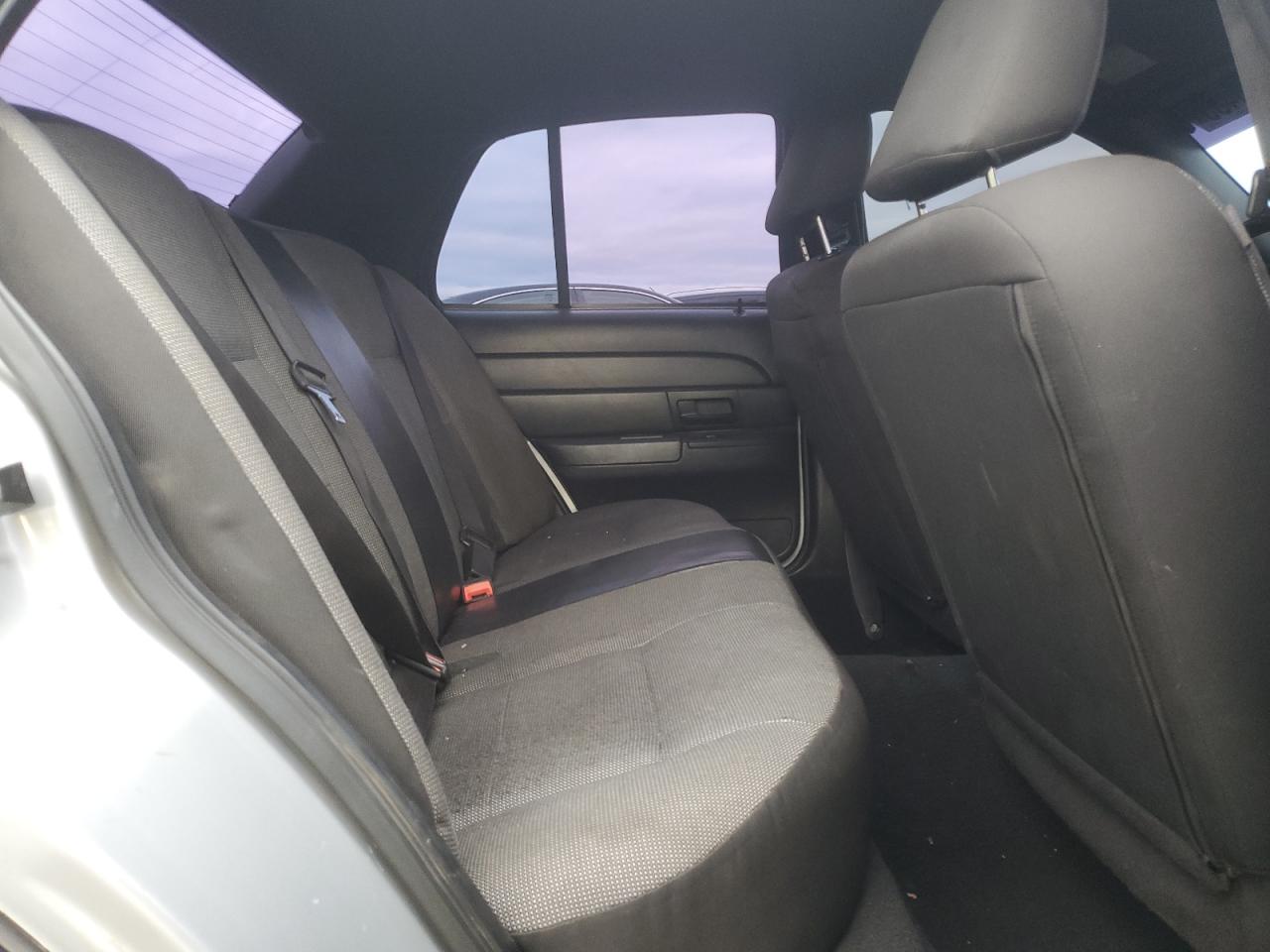 2006 Ford Crown Victoria - Image 10