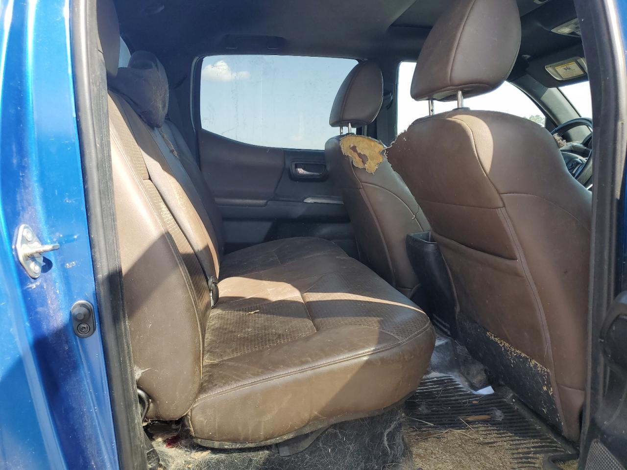 2017 Toyota Tacoma - Image 10