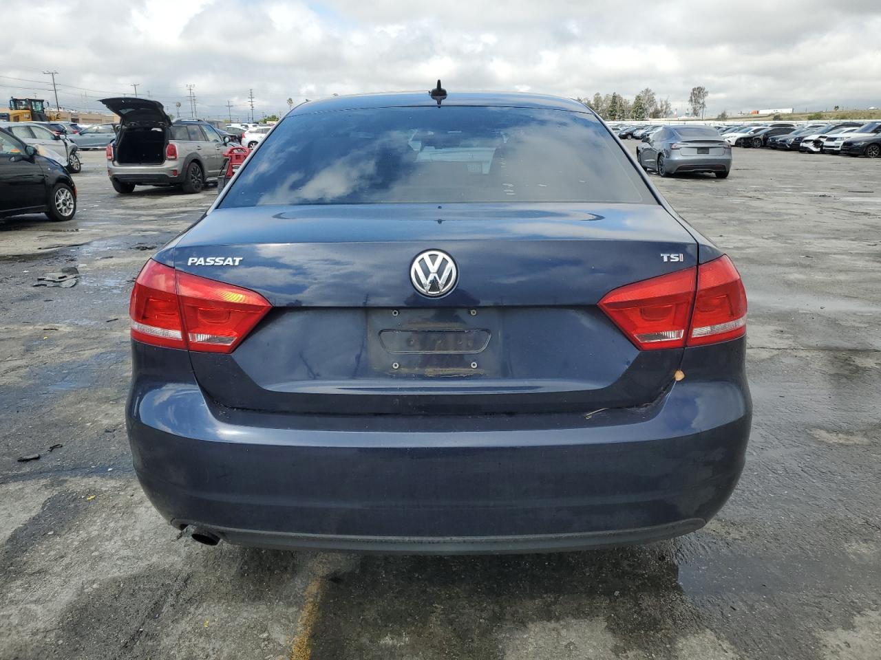 2015 Volkswagen Passat - Image 6