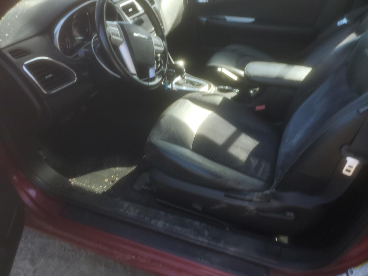 2012 Chrysler 200 - Image 7