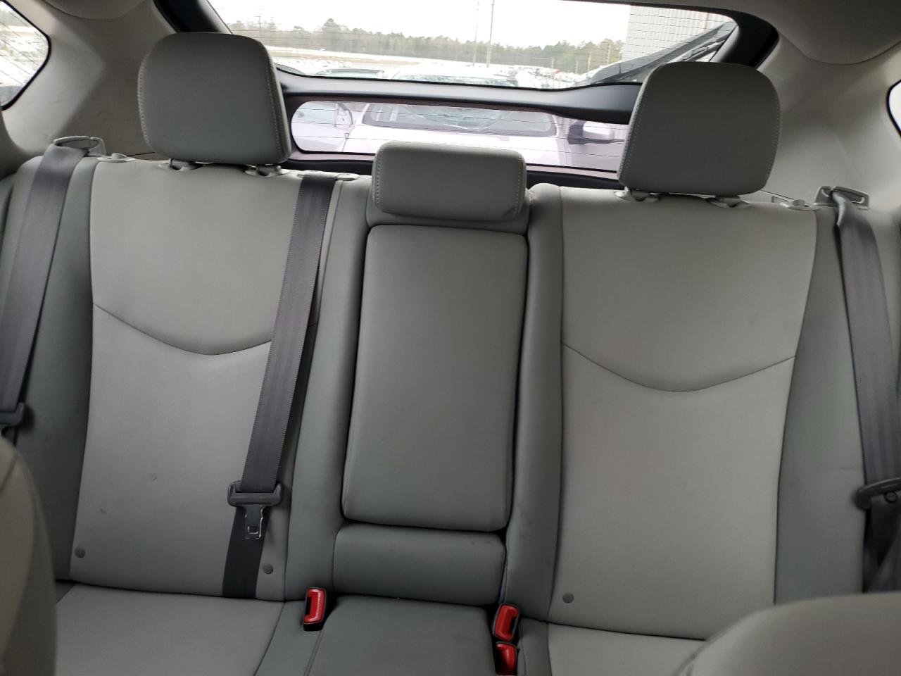 2015 Toyota Prius - Image 10