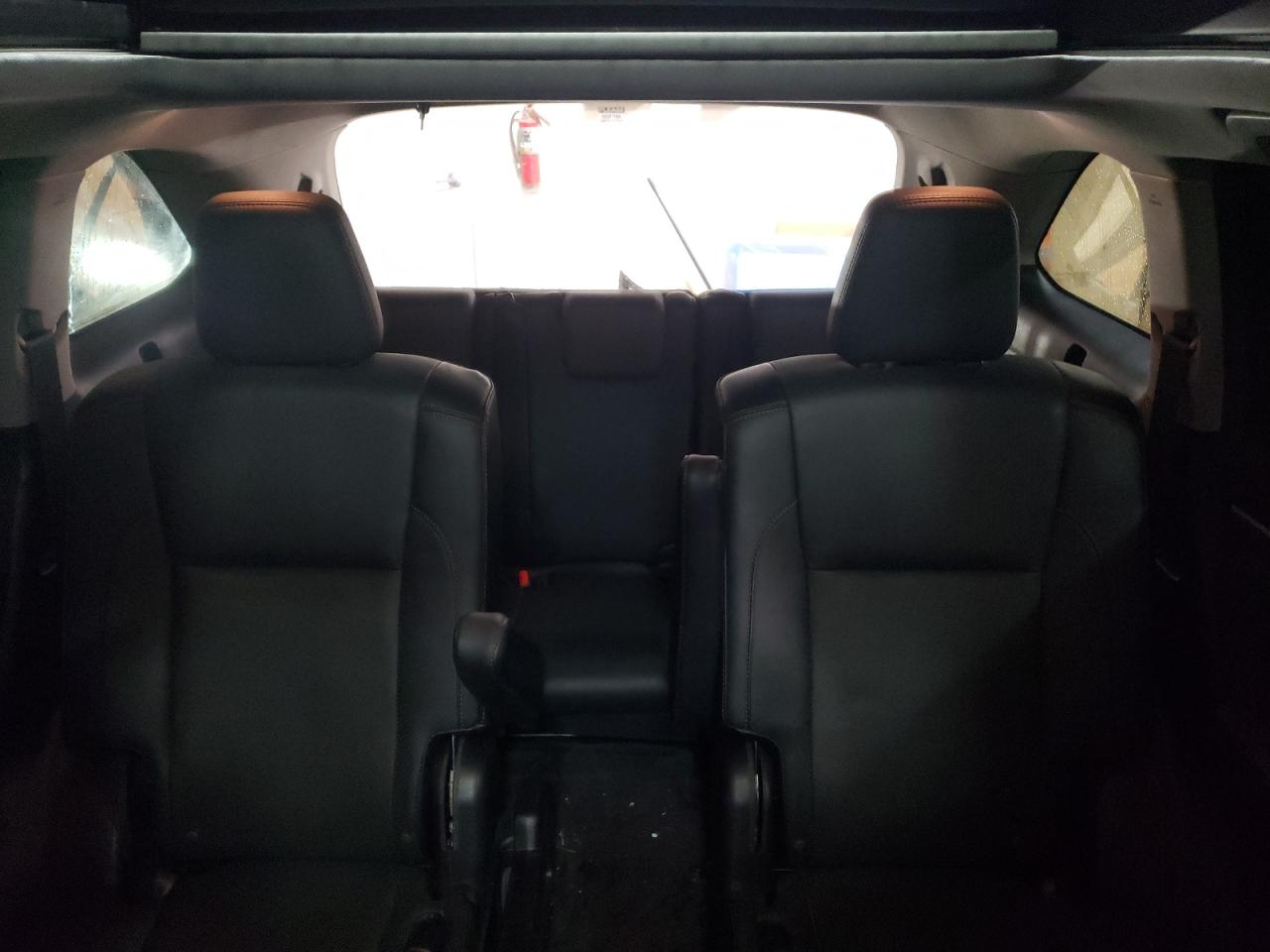 2015 Toyota Highlander - Image 10
