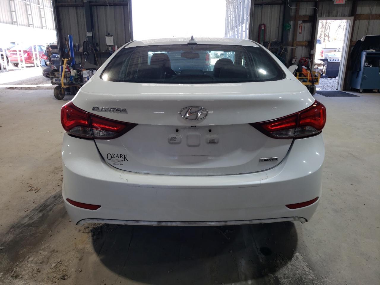 2016 Hyundai Elantra - Image 6