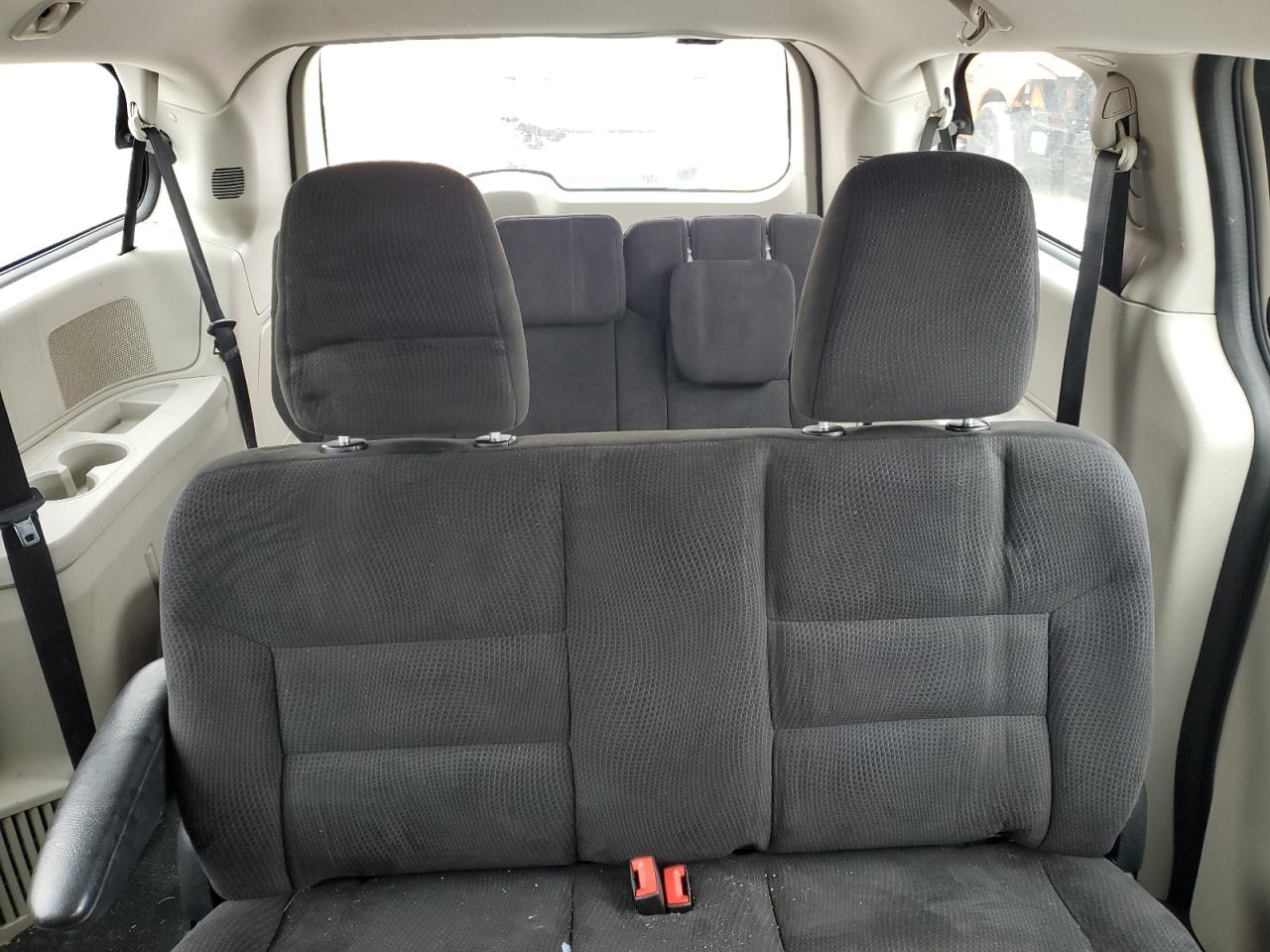 2015 Dodge Caravan - Image 10