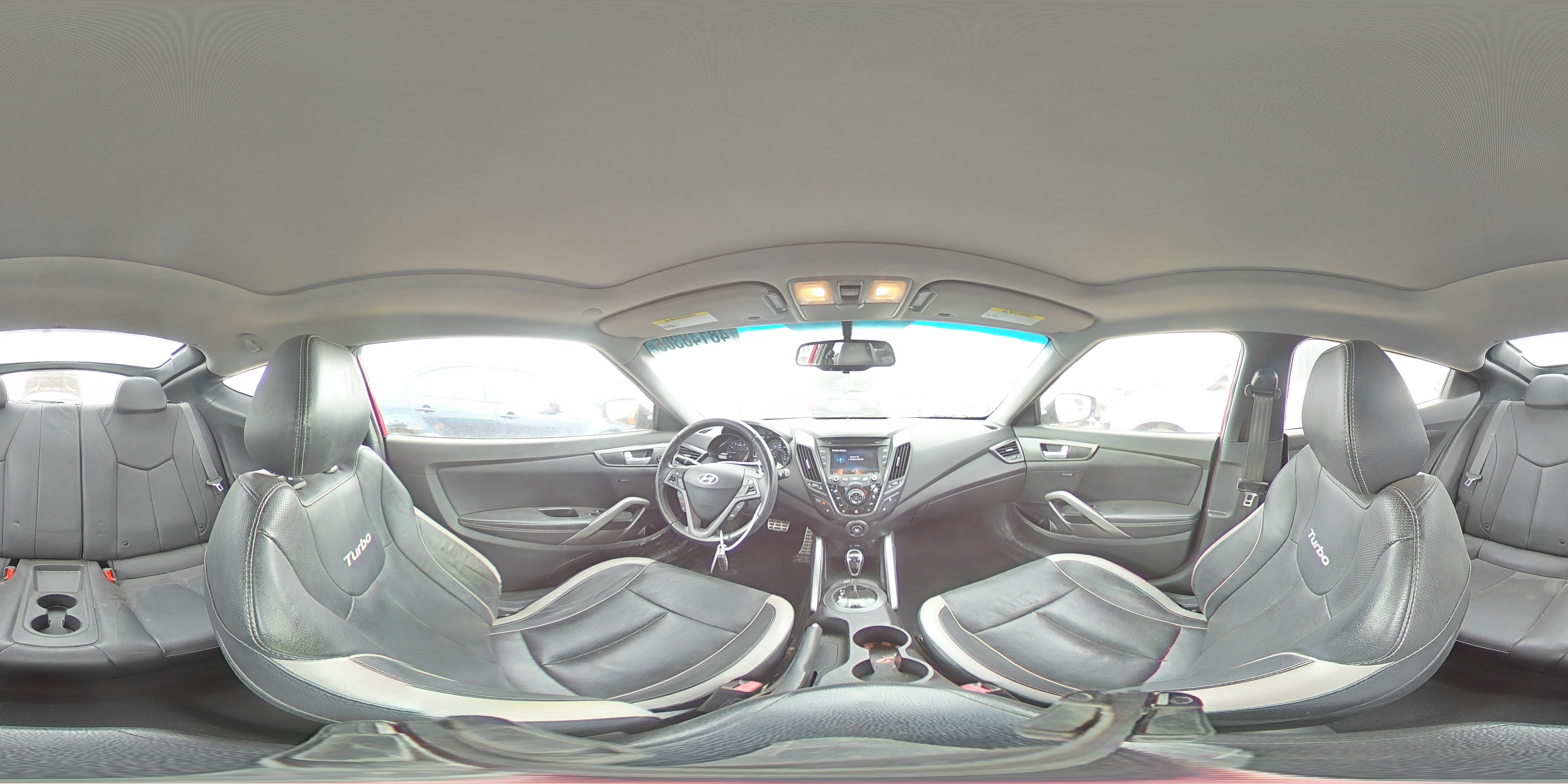 2013 Hyundai Veloster - Image 13