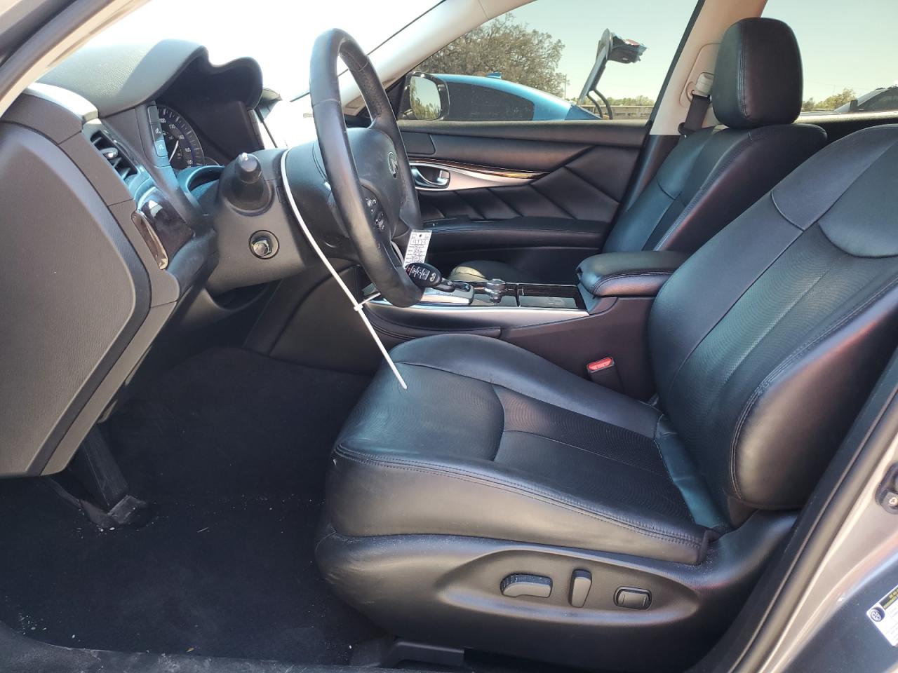 2015 Infiniti Q70 - Image 7