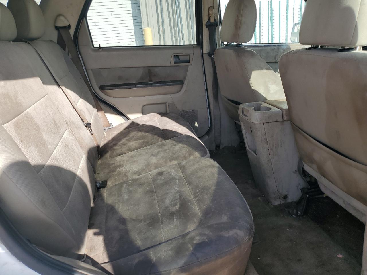 2010 Ford Escape - Image 11