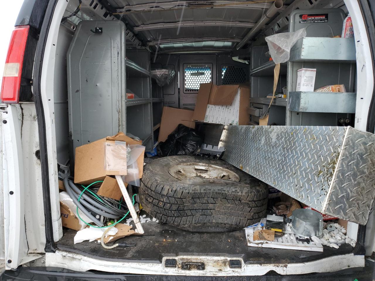 2010 GMC Savana - Image 10